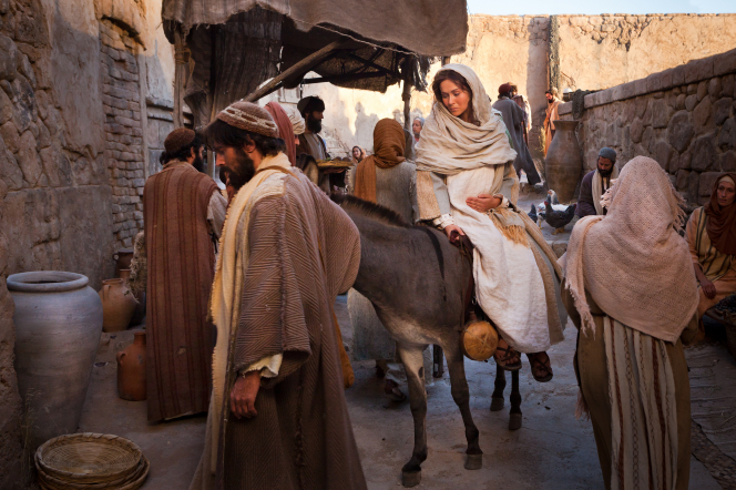 Mary and Joseph entering Bethlehem